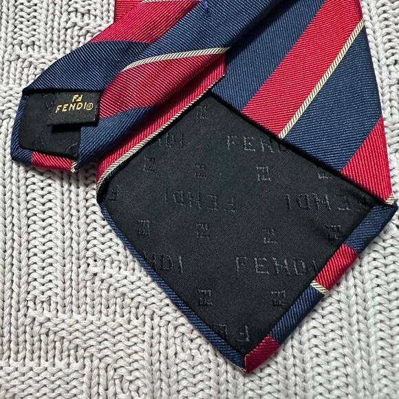 Fendi red and navy striped Italian silk tie - Picture 4 of 6
